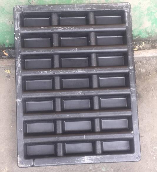 Polymer manhole cover 