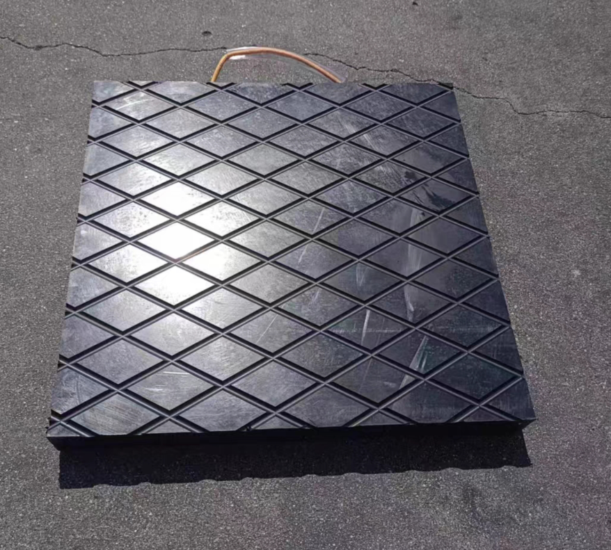 High-density polyethylene (HDPE) leg support plate